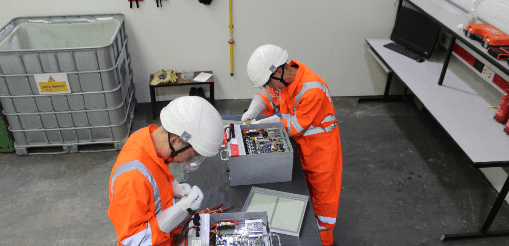 Cellcycle staff disposing Lithium-ion battery module