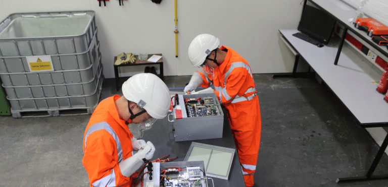 Cellcycle staff disposing Lithium-ion battery module