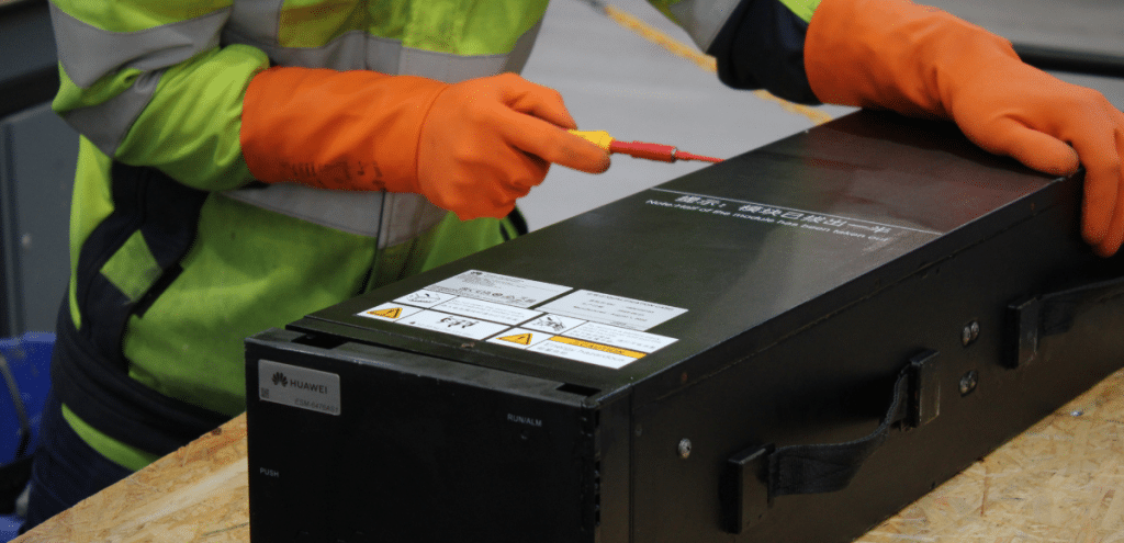Recycling UPS battery moudel